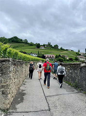 Wine tasting tour terraced vineyards Lavaux  with Edible Switzerland